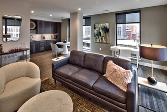 260 East Broad in Rochester, NY - Foto de edificio - Building Photo