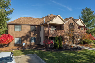 The Courts of Country Lakes Condominiums in Broadview Heights, OH - Building Photo - Building Photo