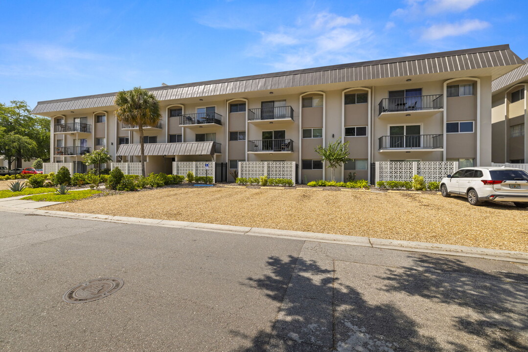 4611 W Fig St in Tampa, FL - Building Photo