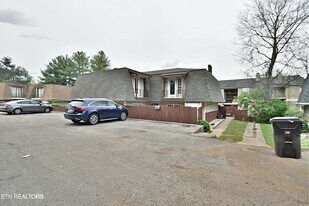 9111 Woodpark Ln NW, Unit 2 Bedroom 290-0101 in Knoxville, TN - Building Photo