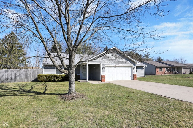8020 Christiana Way in Indianapolis, IN - Building Photo - Building Photo
