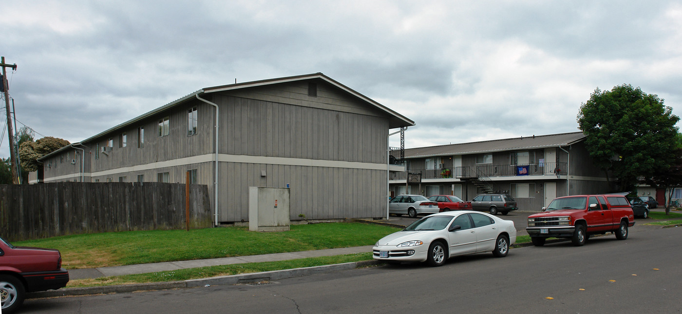 Benton Village in Corvallis, OR - Foto de edificio