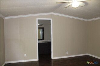 1297 Hidden Fawn in Canyon Lake, TX - Foto de edificio - Building Photo