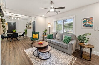 1133 Cascade Rd in Atlanta, GA - Building Photo - Building Photo