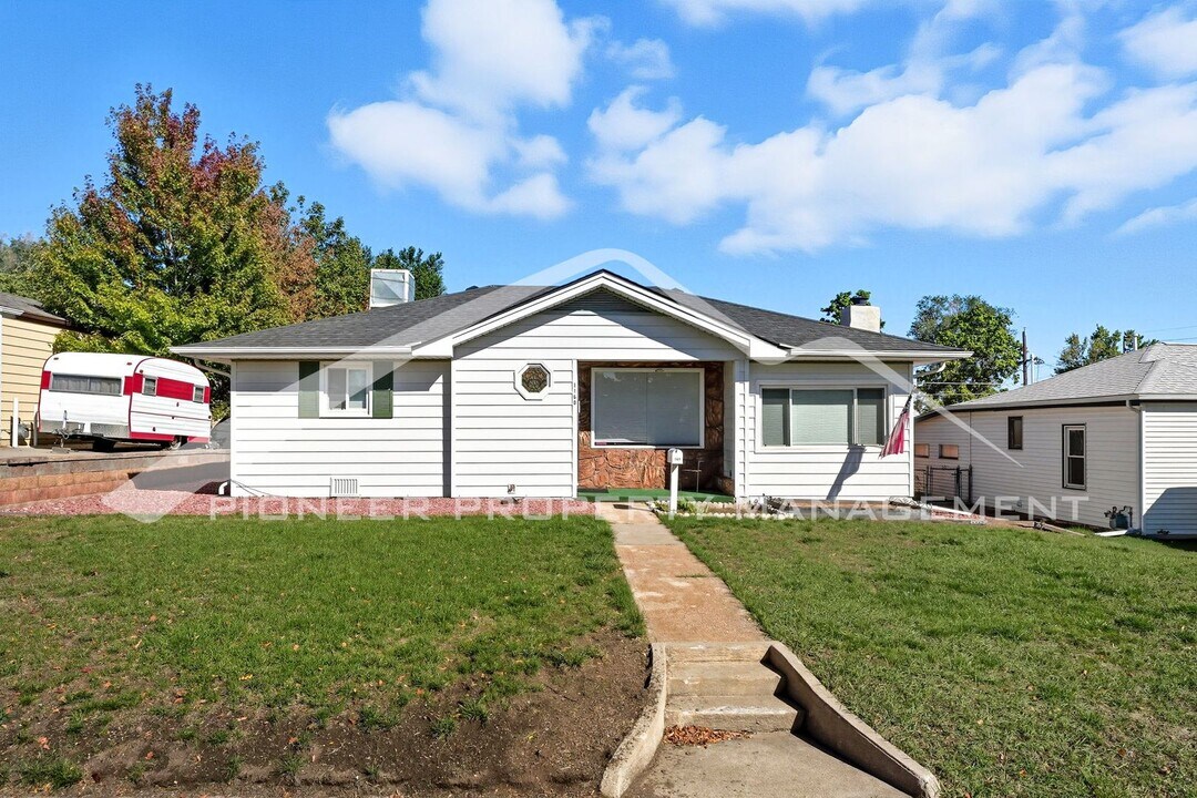1160 S Wolff St in Denver, CO - Building Photo