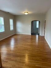 1834 W Thomas St, Unit 1834 W Thomas St #2 in Chicago, IL - Building Photo - Building Photo