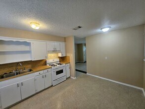 214 Ivy St in New Llano, LA - Building Photo - Building Photo