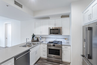 Ogden Apartments in Los Angeles, CA - Foto de edificio - Interior Photo