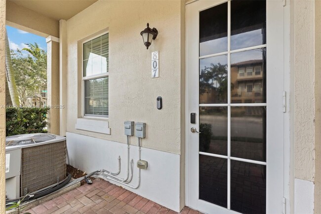 807 SW 147th Ave in Pembroke Pines, FL - Building Photo - Building Photo