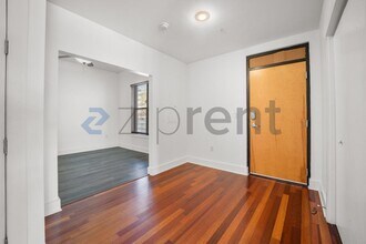 1501 Doyle Carlton Dr in Tampa, FL - Building Photo - Building Photo