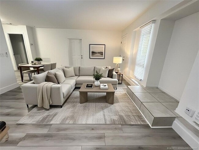 property at 808 SW 33rd St