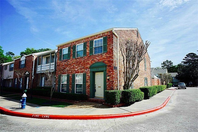 property at 402 Bendwood Dr