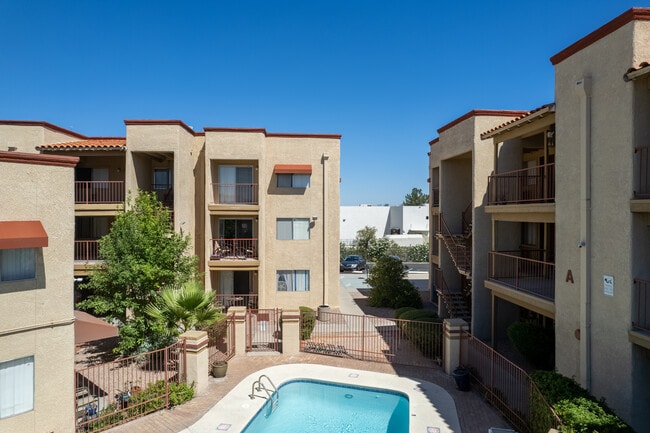 The Edison Apartments in Tucson, AZ - Building Photo - Building Photo