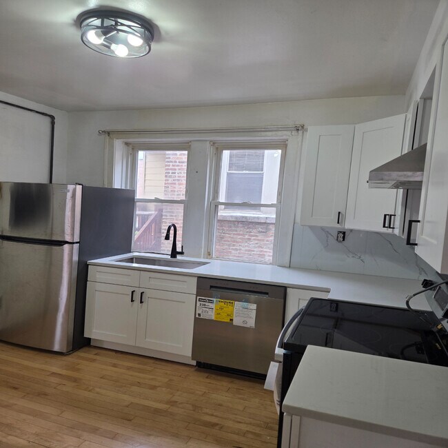 6433 N Hamilton Ave, Unit 3 in Chicago, IL - Building Photo - Building Photo