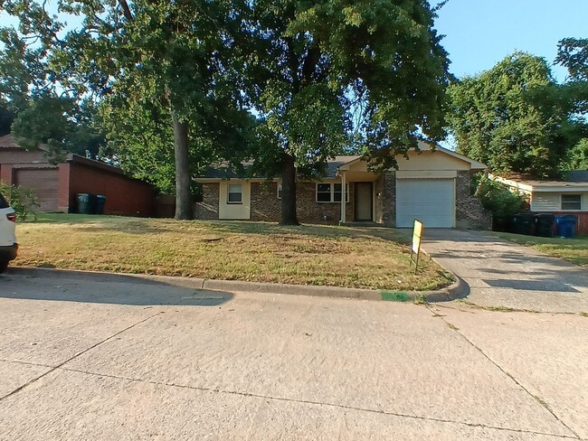 property at 1320 Parkwoods Ct