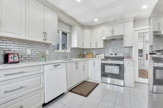 12474-1290A 90a Ave in Surrey, BC - Building Photo - Building Photo