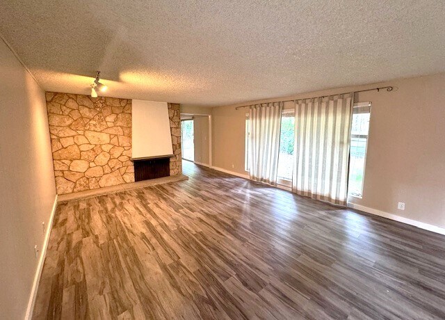 5629 89th Ave SE in Mercer Island, WA - Building Photo - Building Photo