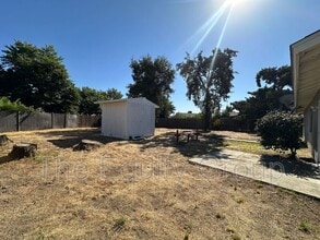 2036 N Jacob Ct in Visalia, CA - Building Photo - Building Photo