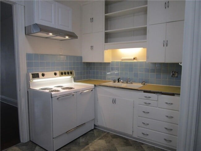 property at 389 Meigs St