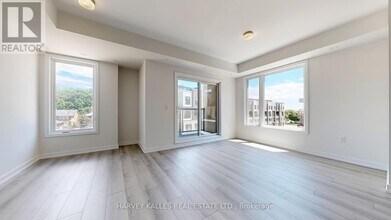 3566 Colonial Dr in Mississauga, ON - Building Photo - Building Photo