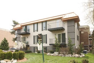 Cedar Greens Apartments in East Lansing, MI - Building Photo - Building Photo