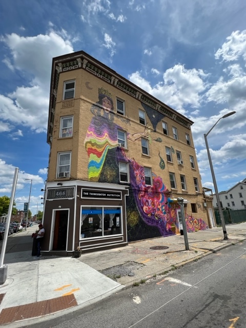 The Queen Bee on Main in Poughkeepsie, NY - Foto de edificio - Building Photo