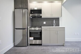 1166 St Johns Pl, Unit 3C in Brooklyn, NY - Foto de edificio - Building Photo