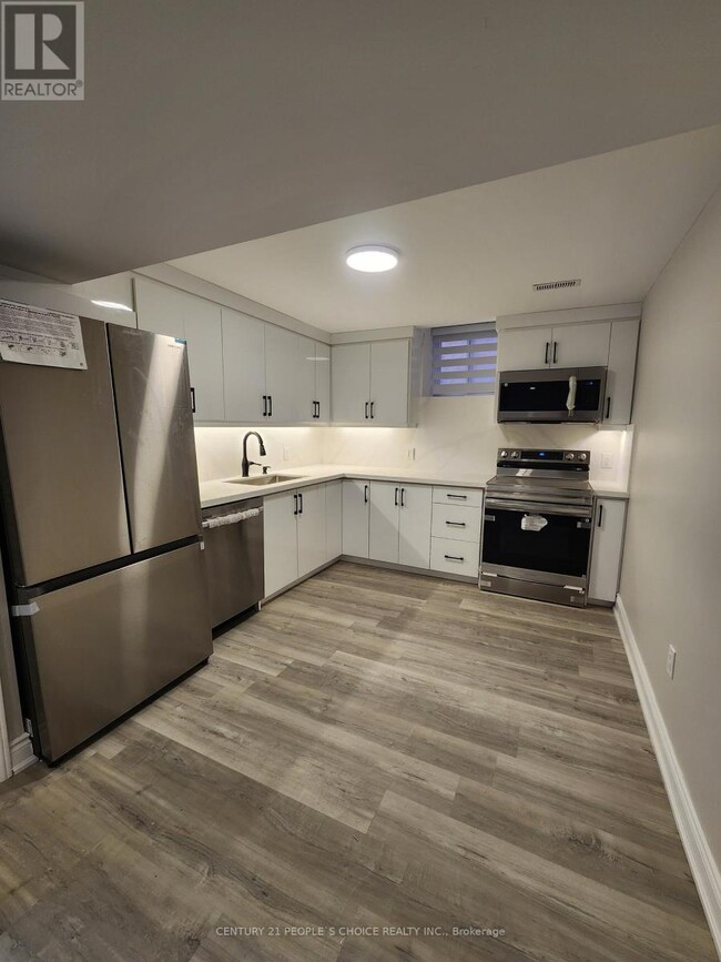 3841 Periwinkle Crescent in Mississauga, ON - Building Photo - Building Photo