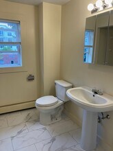 220 Albion St, Unit 1B in Wakefield, MA - Building Photo - Building Photo