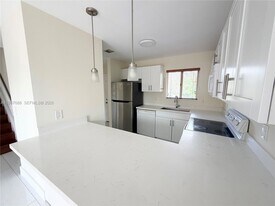 6205 SW Kendale Lakes Cir in Miami, FL - Building Photo