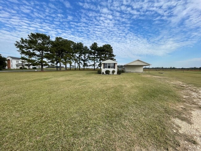 2125 Bud Hawkins Rd in Dunn, NC - Building Photo - Building Photo