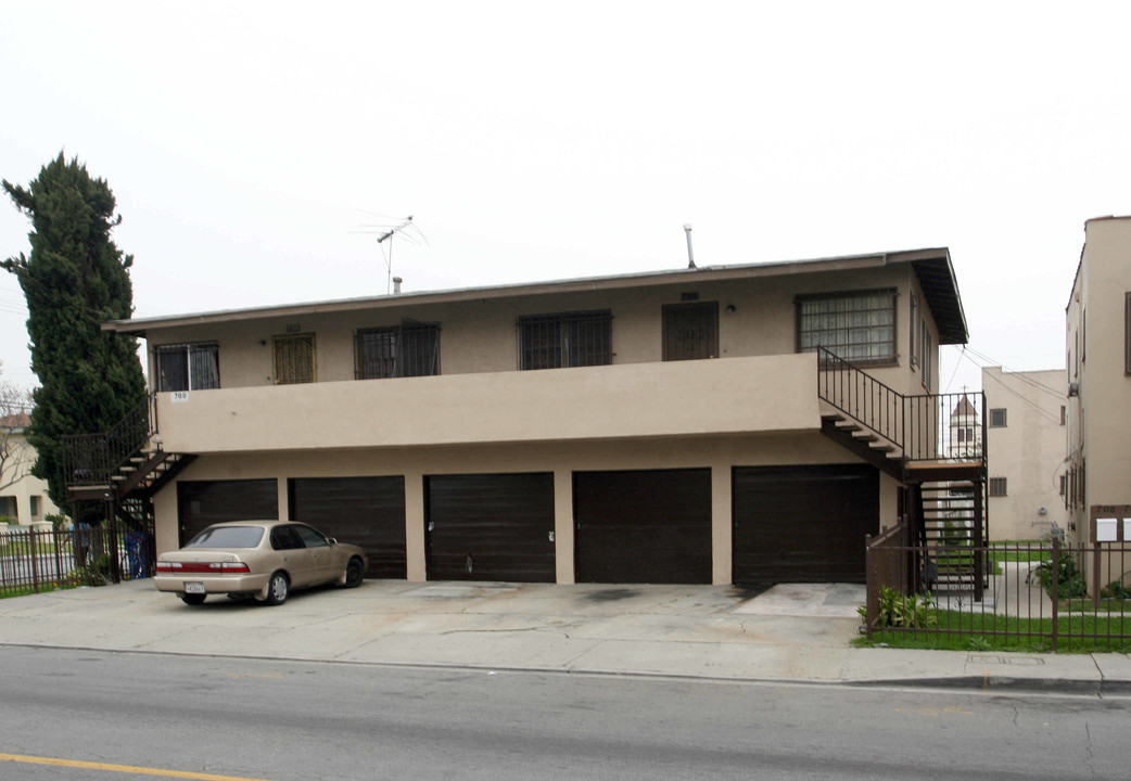 710 S Ferris Ave in Los Angeles, CA - Foto de edificio