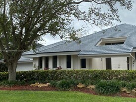 301 Isla Dorada Blvd in Coral Gables, FL - Building Photo