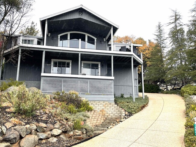 property at 18666 Hummingbird Dr
