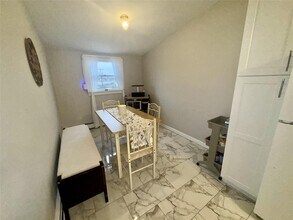 69 Carleton Ave in East Islip, NY - Building Photo - Building Photo