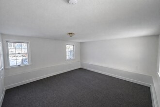 16 Miller Rd in Beverly, MA - Building Photo - Building Photo