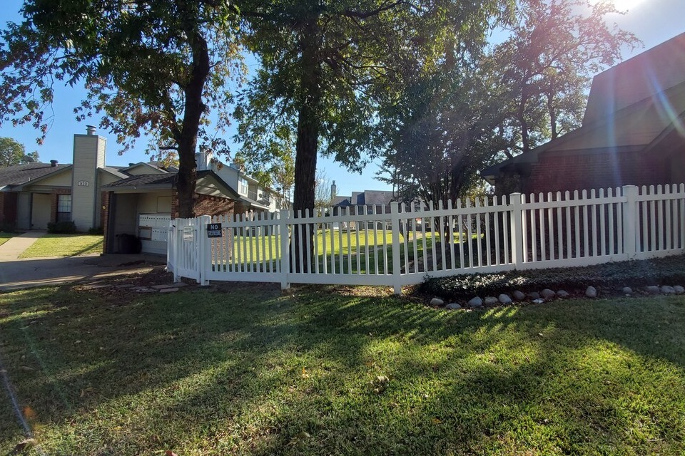 Glenrose Square Apartments in Garland, TX - Building Photo