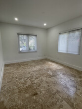 934 Palermo Ave in Coral Gables, FL - Foto de edificio - Building Photo