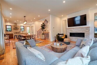 829 Barnett St NE in Atlanta, GA - Building Photo - Building Photo