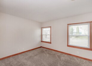 537 23rd St in Bettendorf, IA - Building Photo - Building Photo