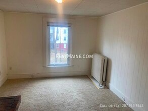 75 Ohio St, Unit 7 in Bangor, ME - Building Photo - Building Photo