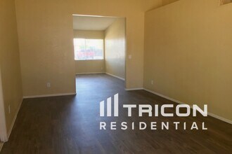 10710 W Sells Dr in Phoenix, AZ - Building Photo - Building Photo