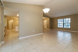 1305 Jambalana Dr in Holiday, FL - Foto de edificio - Building Photo