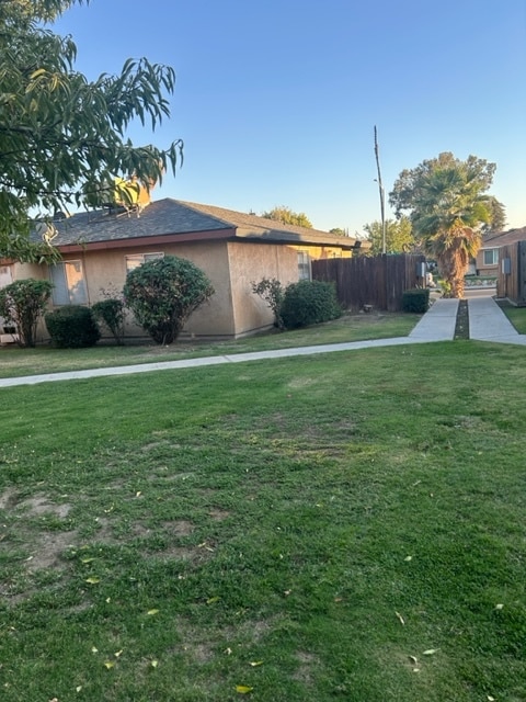 2616 N Half Moon Dr, Unit C in Bakersfield, CA - Building Photo