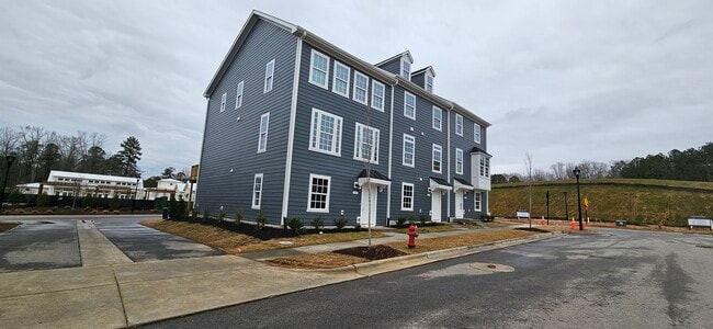 504 Whitehall Cir, Unit D in Durham, NC - Foto de edificio - Building Photo