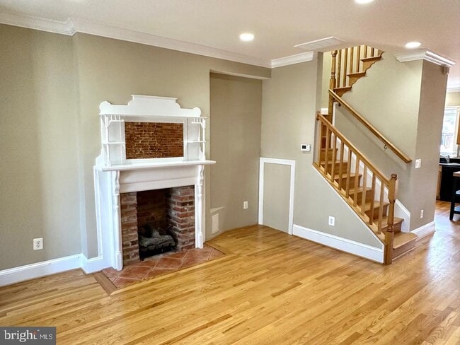 property at 1227 Linden Pl NE