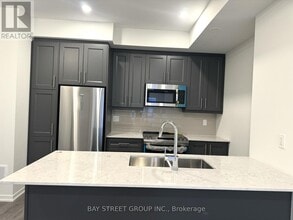 130 Honeycrisp Cres in Vaughan, ON - Building Photo - Building Photo