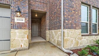 2004 Foggy Wds Ln in Anna, TX - Building Photo