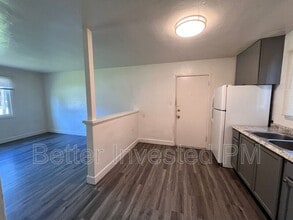 530 Talmage Rd in Ukiah, CA - Building Photo - Building Photo