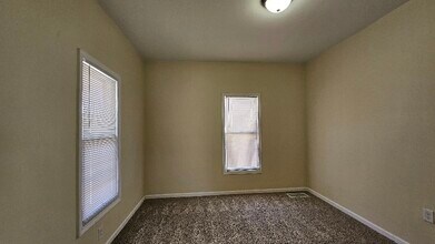 419 Montrose St in Salina, KS - Building Photo - Building Photo